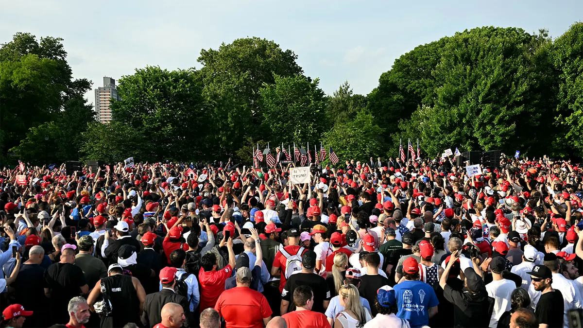Huge Crowd Cheer TYrump in Bronx Rally Trump Is Going After Black and Hispanic Voters, Crime Family Media Enraged