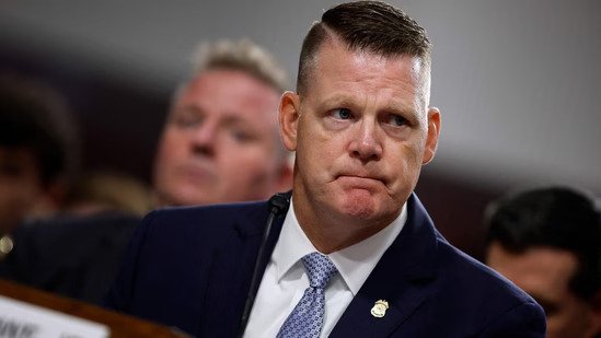Ronald Rowe, the new Secret Service Dorector, is a long-term "made man"pf the Organizer Crime family masquerading as the Democratic Party